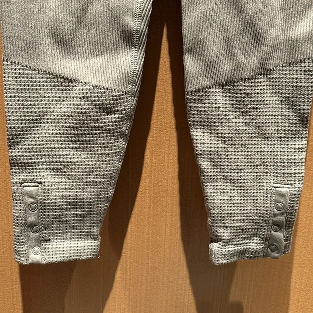 Aerie Offline Women's Main Squeeze Seamless High Rise Waffle Leggings Stone Gray